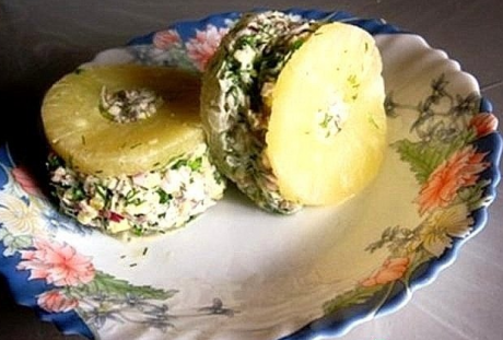 Салат с редиской и ананасами Колёса любви