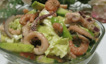 Салат с морепродуктами 