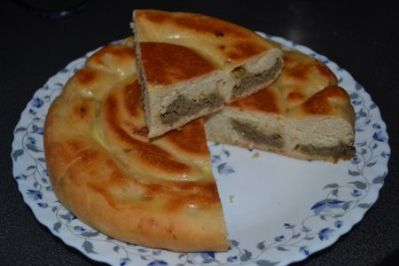 Пирог-улитка с печенью в мультиварке