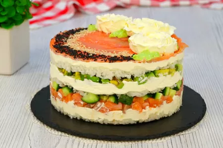 Праздничный слоёный салат «суши» или «суши-торт»