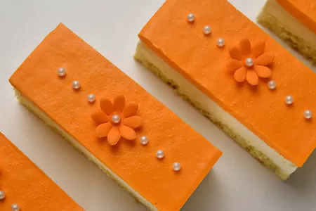 Нарезные муссовые пирожные «апельсин»
